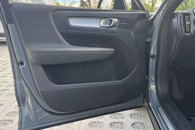 Volvo XC40 B3 Plus Dark