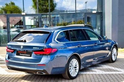 BMW Seria 5 Touring 520d xDrive Luxury Line
