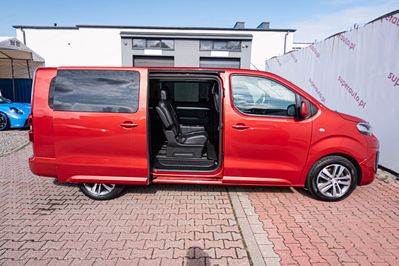 Peugeot Traveller L2H1 AT