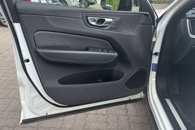 Volvo XC60 B4 B R-Design