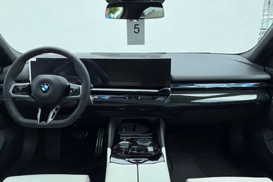 BMW Seria 5 520d xDrive M Sport