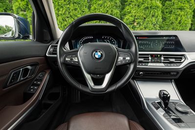 BMW Seria 3 320d xDrive Luxury Line