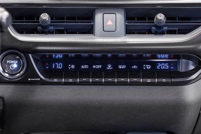 Lexus UX 300h Business