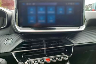 Peugeot 208 Allure e-DCS6  1.2 mHEV