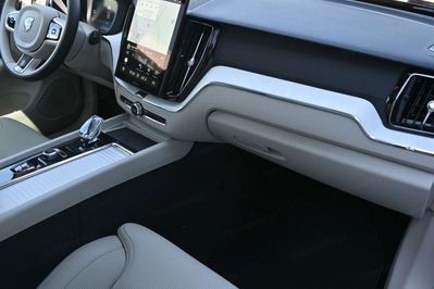 Volvo XC60 B5 AWD Plus Bright