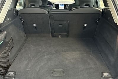 Volvo XC60 B5 B AWD Plus Bright