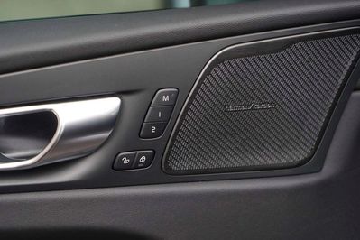 Volvo XC60 B5 AWD Ultra Black Edition