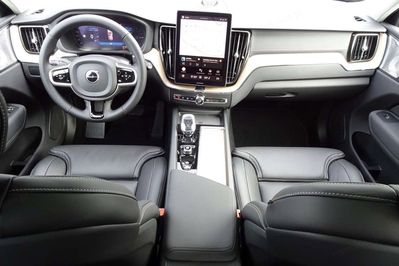 Volvo XC60 B5 AWD Ultra Dark