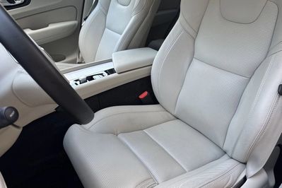 Volvo XC60 B5 B AWD Ultra Bright