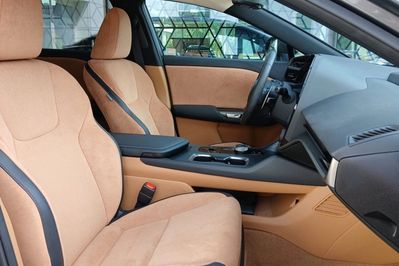 Lexus RZ 450e Omotenashi DIRECT4