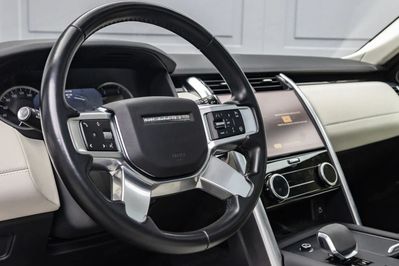 Land Rover Discovery V D250 mHEV Dynamic SE