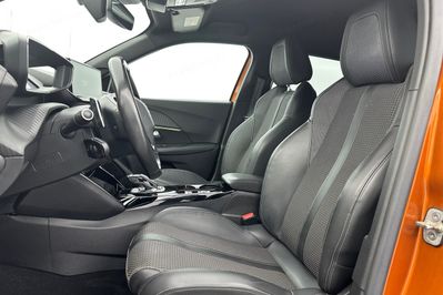 Peugeot 2008 GT 1.2 PureTech EAT8