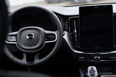 Volvo XC60 B5 AWD Plus Dark