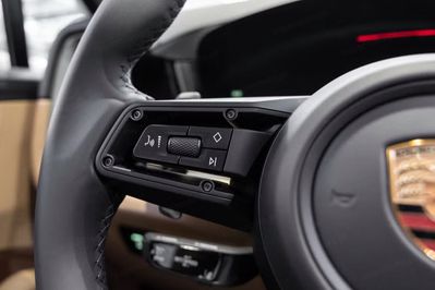 Porsche Cayenne E-Hybrid Black Edition