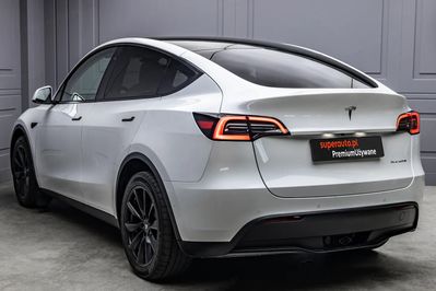 Tesla Model Y Long Range  Dual Motor AWD
