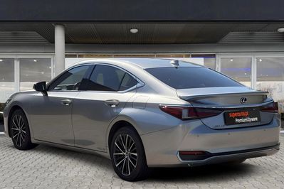 Lexus ES 300h Business Edition