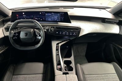 Peugeot 3008 ALLURE 1.2 mHEV e-DCS6