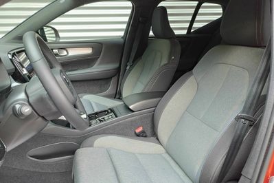 Volvo XC40 B3 Plus Dark