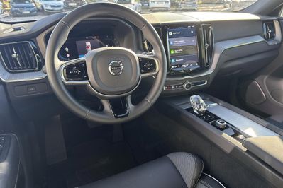 Volvo XC60 B5 B AWD Plus Dark