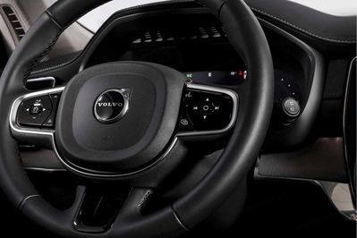 Volvo XC90 T8 AWD Plug-In Hybrid Ultra Dark 7os