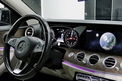 Mercedes Klasa E 300 9G-TRONIC