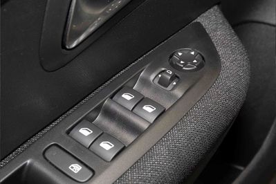 Peugeot 208 Edition e-DCS6 1.2 mHEV