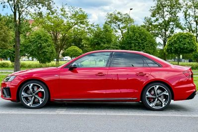 Audi A4 40 TFSI quattro S Line