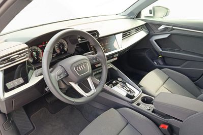 Audi A3 30 TFSI mHEV Advanced S tronic