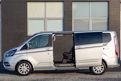 Ford Tourneo Custom L2H1 Titanium AT