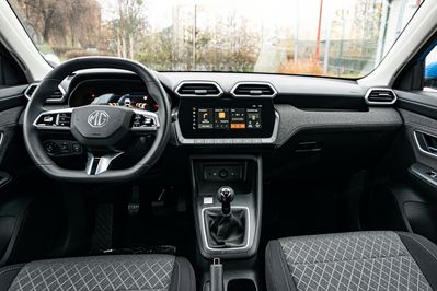 MG ZS 1.5  Standard MT