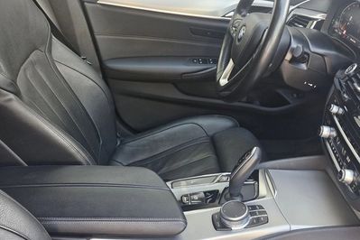 BMW Seria 5 Touring 520d xDrive Luxury Line