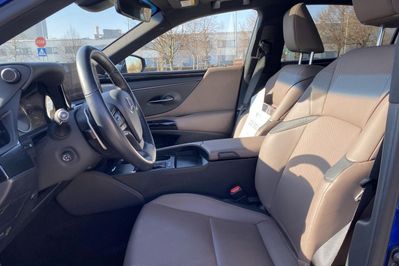 Lexus ES 300h F Sport Design