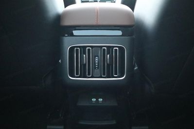 BYD Seal U DM-i  Design AWD