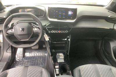 Peugeot 2008 ALLURE 1.2 mHEV e-DCS6
