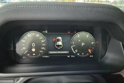 Land Rover Defender 110 D240 SE