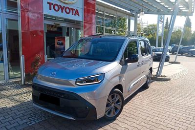 Toyota Proace City Verso Family MT6