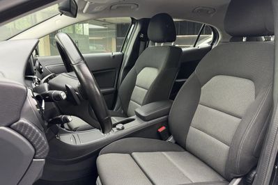 Mercedes GLA 180 7G-DCT