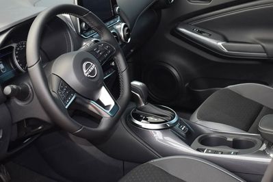 Nissan Juke N-Connecta AMT 1.6 Hybrid