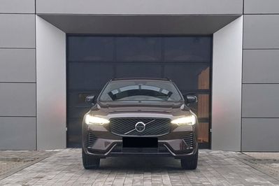 Volvo XC60 B5 AWD Plus Dark