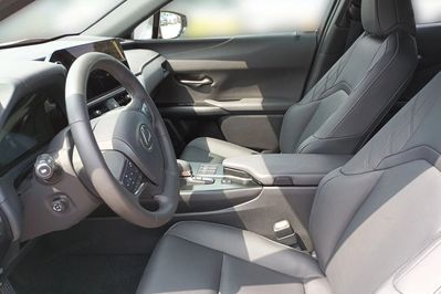 Lexus UX 300h F Sport Design