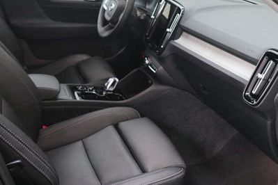 Volvo XC40 B4 Plus Dark