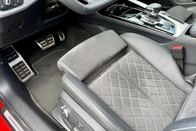 Audi A4 40 TFSI quattro S Line