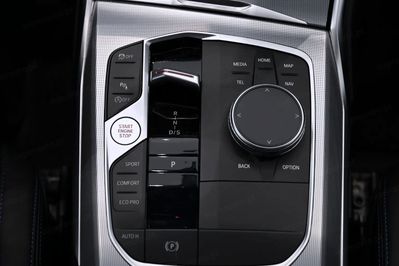 BMW Seria 3 330i xDrive M Sport aut