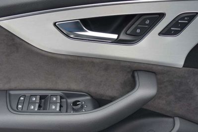 Audi Q7 55 TFSI e quattro S Line