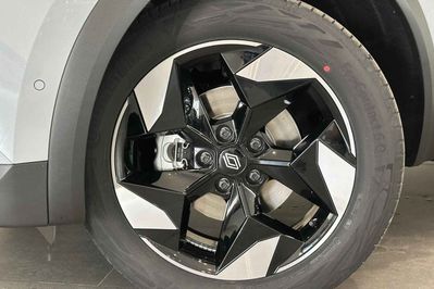 Renault Captur Techno 1.3 TCe mHEV EDC