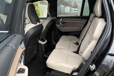 Volvo XC90 T8 AWD Plug-In Hybrid Plus Dark 7os