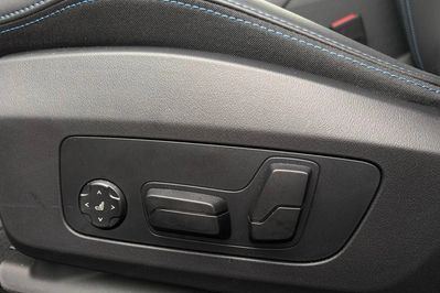 BMW Seria 2 220i mHEV aut
