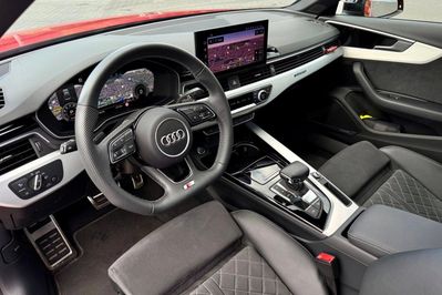 Audi A4 40 TFSI quattro S Line