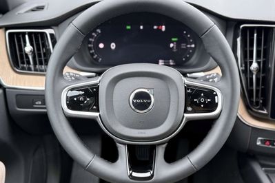 Volvo XC60 B5 B AWD Ultra Dark