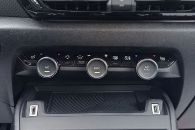 Citroen C4 1.2 PureTech Max S&S EAT8